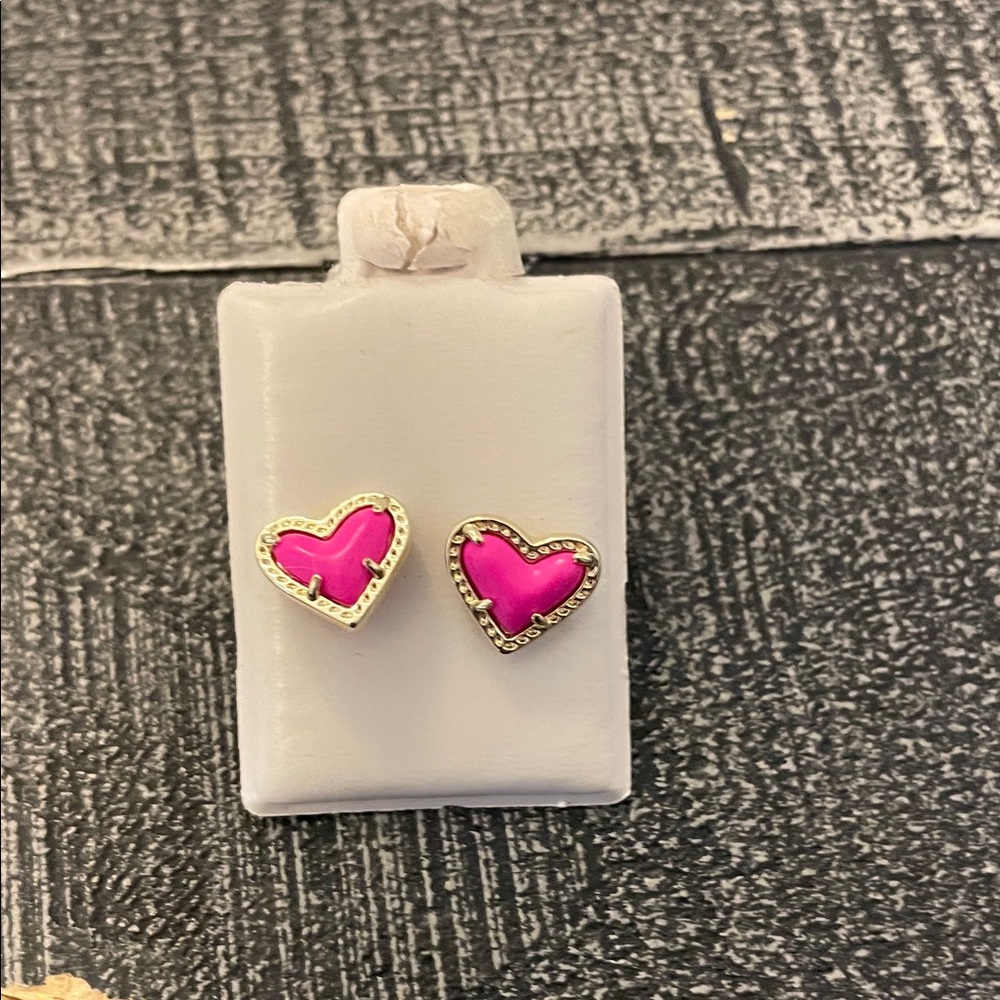 Kendra Scott Gold-Tone Pink Heart Enamel Stud Earrings
